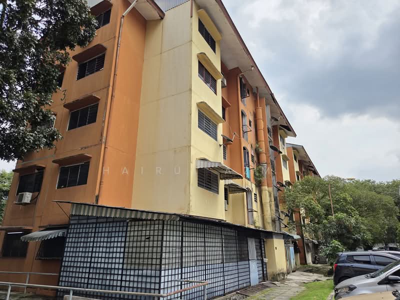 Flat for Rent at PKNS Flat Seksyen 6 - Hairul Azmi - Exterior - PropertyGuru.com.my