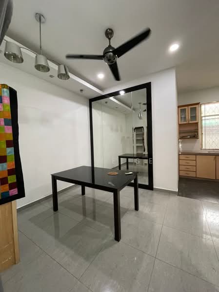 Taman Daya Tamans Dayas untuk Untuk Disewa - RM 1,800 /bulan, Feb 2026 - Dining Room - PropertyGuru.com.my