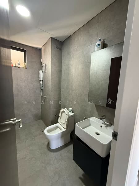 Servis Apartment untuk Dijual di The Birch - Frankie Ong - Bathroom - PropertyGuru.com.my
