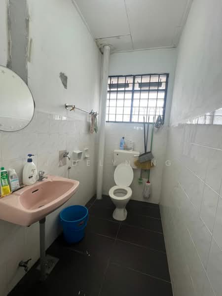 2-storey Terraced House for Rent in Saleng (Senai) - Jadelyn Ng - Bathroom - PropertyGuru.com.my