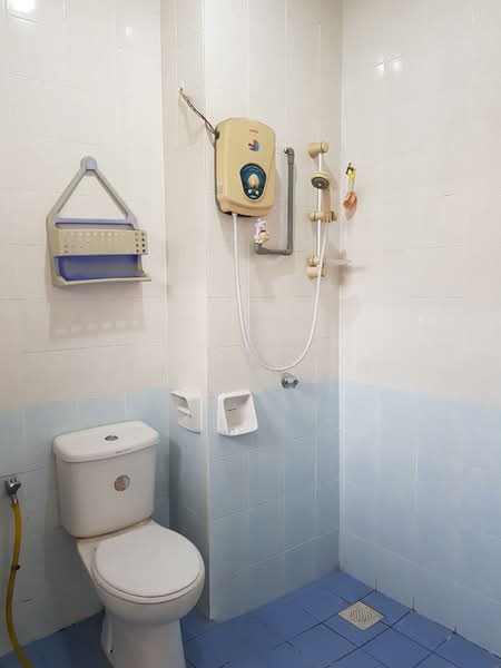 2-storey Terraced House for Sale in Taman Tasik Prima (Puchong) - Esther Ng - Bathroom - PropertyGuru.com.my