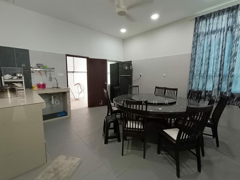 Semi-Detached House for Rent in Taman Klebang Utama (Klebang) - Goh Jun Khai - Kitchen - PropertyGuru.com.my