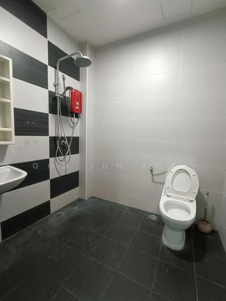 Semi-Detached House for Rent in Taman Klebang Utama (Klebang) - Goh Jun Khai - Bathroom - PropertyGuru.com.my