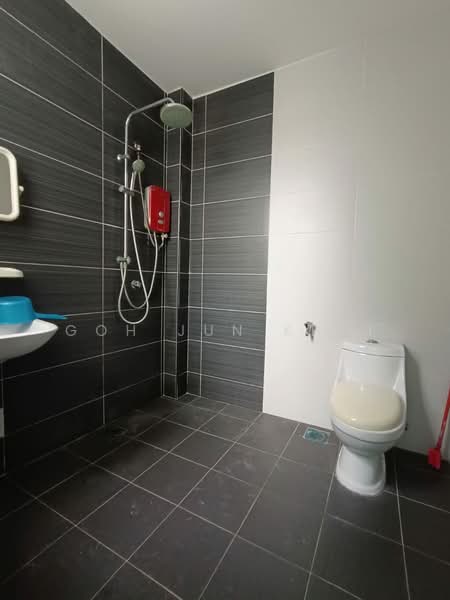 Semi-Detached House for Rent in Taman Klebang Utama (Klebang) - Goh Jun Khai - Bathroom - PropertyGuru.com.my