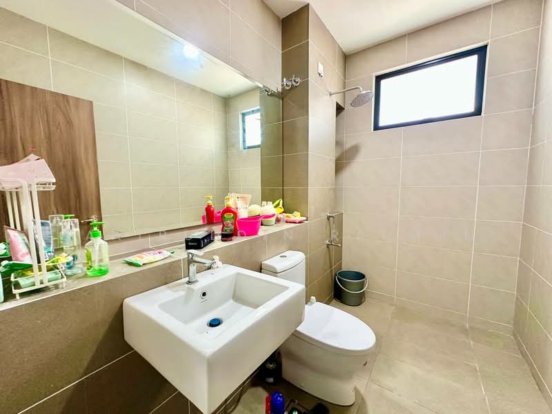 2-storey Terraced House for Sale in Bandar Bukit Raja (Klang) - Zahiruddin Rahman - Bathroom - PropertyGuru.com.my