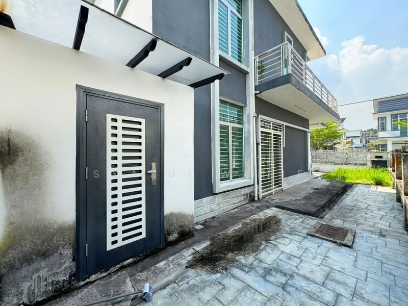 Semi-Detached House for Sale in Bandar Saujana Putra (Tanjong Duabelas) - Syazue Wanie - Exterior - PropertyGuru.com.my