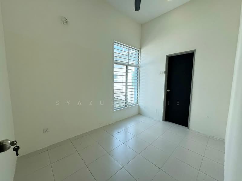 Semi-Detached House for Sale in Bandar Saujana Putra (Tanjong Duabelas) - Syazue Wanie - Interior - PropertyGuru.com.my