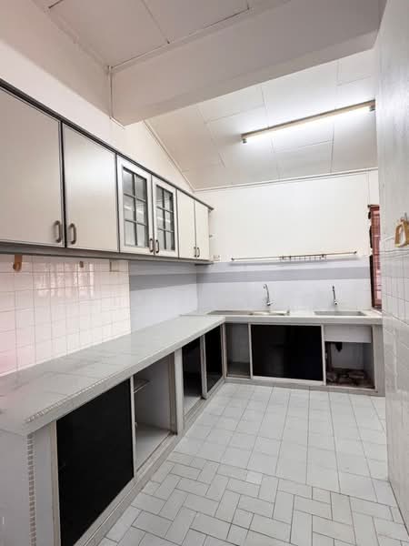 Taman Daya Tamans Dayas untuk Untuk Disewa - RM 1,800 /bulan, Feb 2026 - Kitchen - PropertyGuru.com.my