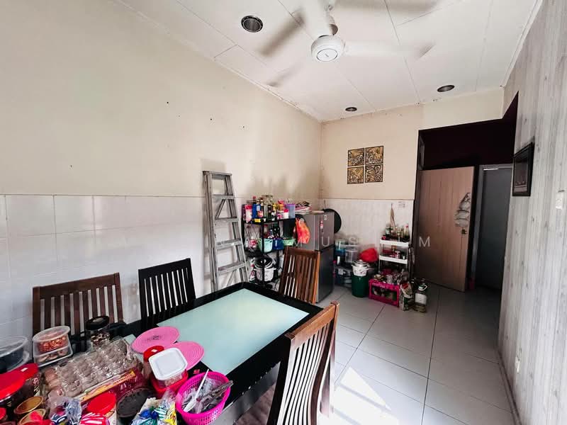 Taman Tanjung Puteri Resort untuk Untuk Dijual - RM 380,000, Feb 2026 - Dining Room - PropertyGuru.com.my