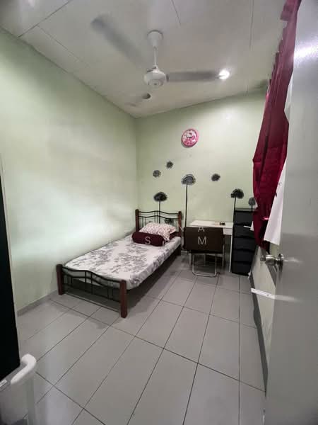 Taman Tanjung Puteri Resort untuk Untuk Dijual - RM 380,000, Feb 2026 - Bedroom - PropertyGuru.com.my