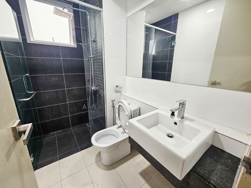 Service Residence for Sale at Temasya 8 - Alex Yip - Bathroom - PropertyGuru.com.my