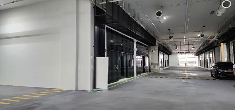 Warehouse for Rent in Kota Damansara (Selangor) - Shawn Loh - Car Park - PropertyGuru.com.my