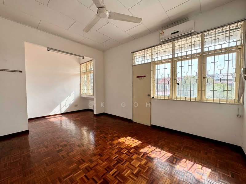 Taman Sri Nibong untuk Untuk Dijual - RM 1,180,000, Feb 2026 - Living Room - PropertyGuru.com.my