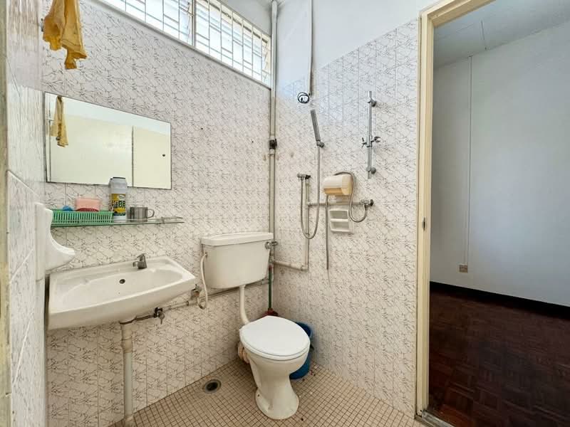 Taman Sri Nibong untuk Untuk Dijual - RM 1,180,000, Feb 2026 - Bathroom - PropertyGuru.com.my