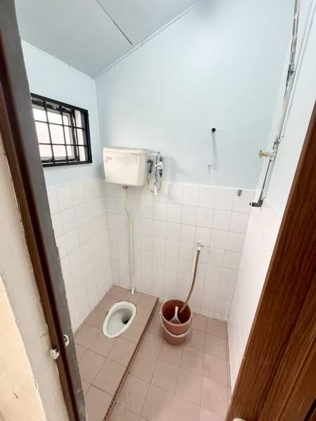 2-storey Terraced House for Rent in Taman Puteri Wangsa (Ulu Tiram) - Yvonne Ng - Bathroom - PropertyGuru.com.my