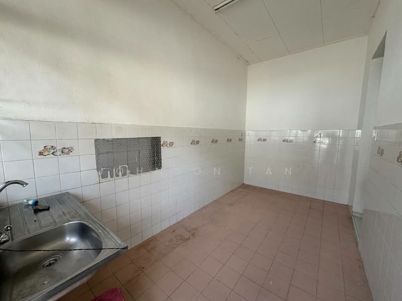 1-storey Terraced House for Sale in Senai (Kulai) - Johnson Tan - Kitchen - PropertyGuru.com.my