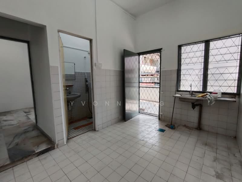 2-storey Terraced House for Rent in Skudai (Johor) - Yvonne Ng - Kitchen - PropertyGuru.com.my