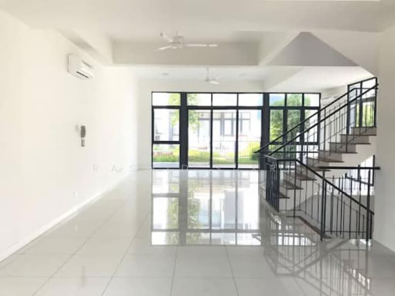 3-storey Terraced House for Rent in Ampang (Kuala Lumpur) - Rashid Sukri - Living Room - PropertyGuru.com.my