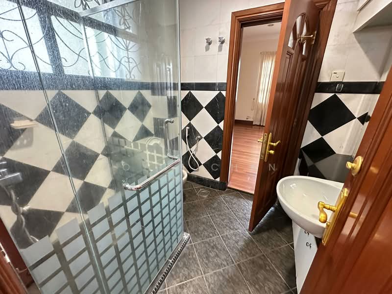 Bungalow for Rent in Damansara Heights (Kuala Lumpur) - Joyce Chan - Bathroom - PropertyGuru.com.my