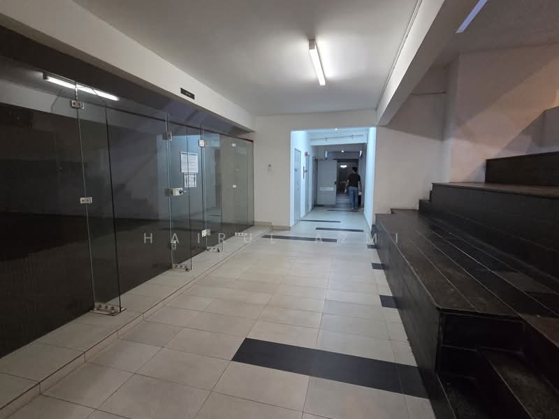 Service Residence for Rent at Menara U2 - Hairul Azmi - Corridor - PropertyGuru.com.my