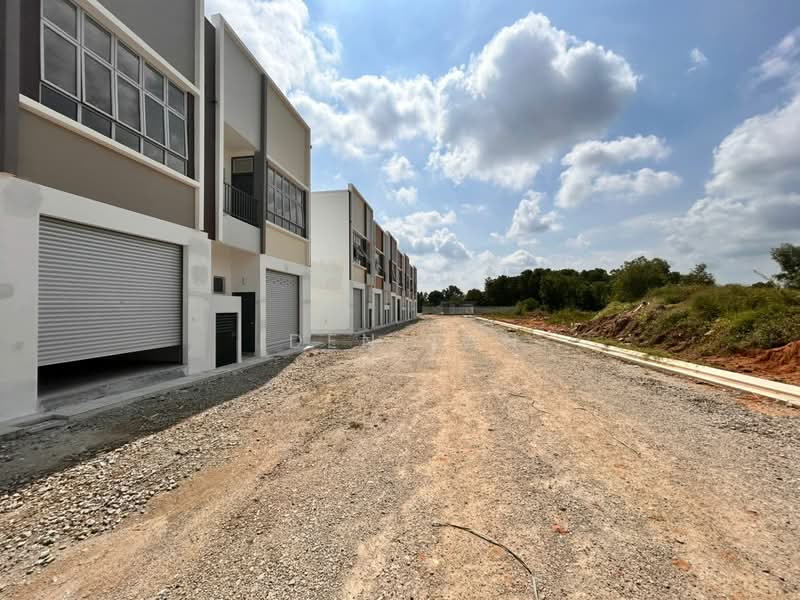 Shop / Office for Sale in Taman Pulai Hijauan (Skudai) - Iden Tan - Exterior - PropertyGuru.com.my