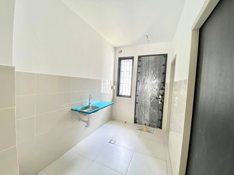 2-storey Terraced House for Sale in Elmina (Shah Alam) - Alif Saad - Kitchen - PropertyGuru.com.my