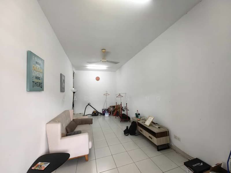 1-storey Terraced House for Sale in Bandar Putra (Kulai) - Jadelyn Ng - Living Room - PropertyGuru.com.my