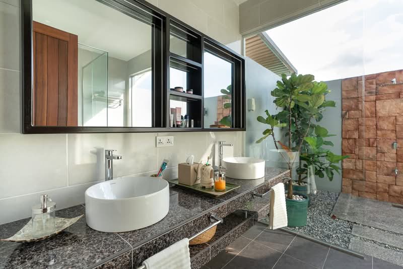 Villa Bunga Raya untuk Untuk Dijual - RM 2,650,000, Feb 2026 - Master bathroom - PropertyGuru.com.my