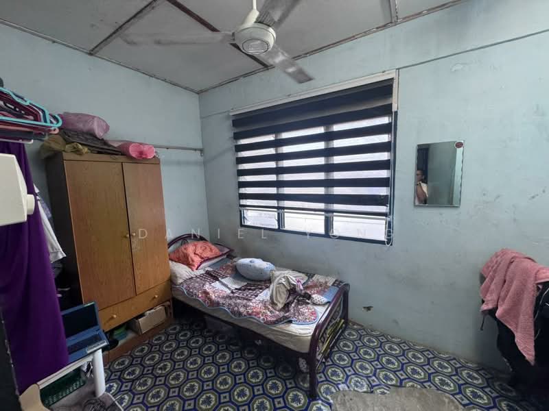 2-storey Terraced House for Sale in Taman Johor Jaya (Johor Bahru) - Daniel Yong - Bedroom - PropertyGuru.com.my