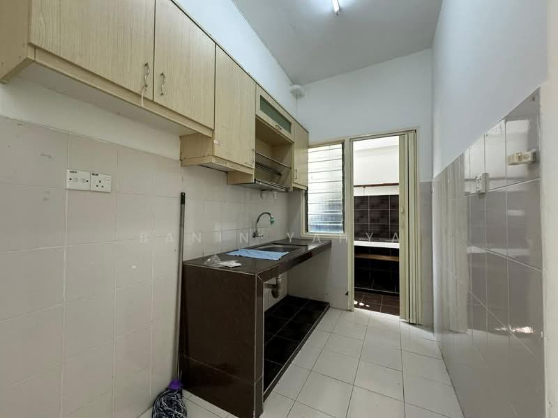 Apartment for Sale at Sering Casuarina - Banin Yahya - Kitchen - PropertyGuru.com.my