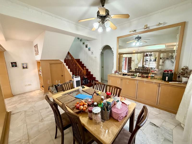 2-storey Terraced House for Sale in Bandar Sungai Long (Selangor) - Zarema Kulbuzheva - Dining Room - PropertyGuru.com.my