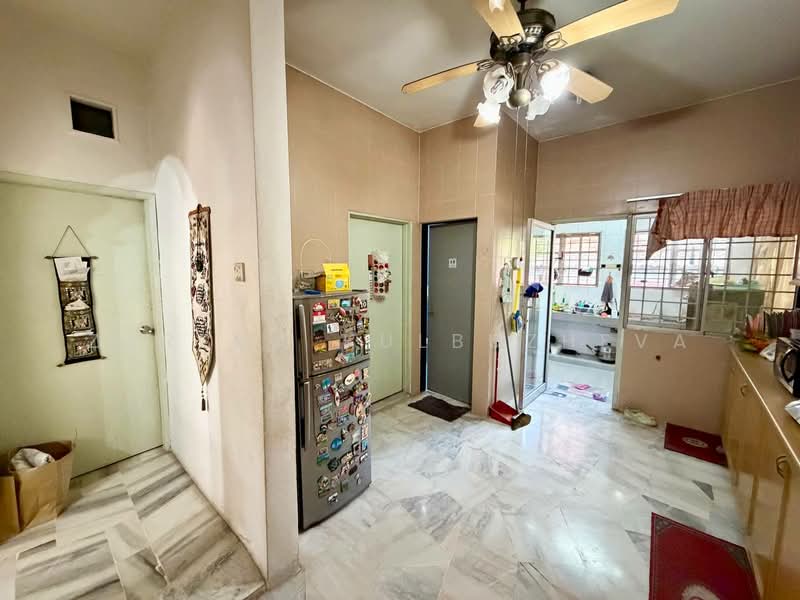 2-storey Terraced House for Sale in Bandar Sungai Long (Selangor) - Zarema Kulbuzheva - Kitchen - PropertyGuru.com.my