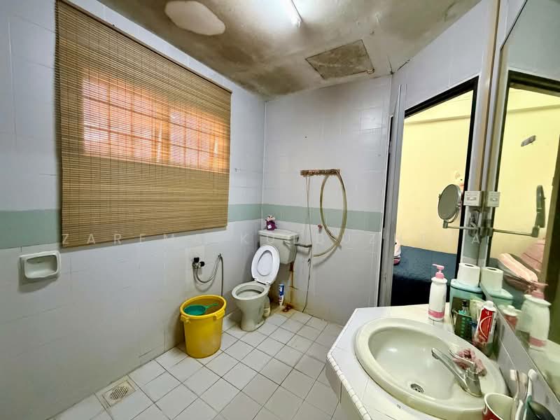 2-storey Terraced House for Sale in Bandar Sungai Long (Selangor) - Zarema Kulbuzheva - Bathroom - PropertyGuru.com.my