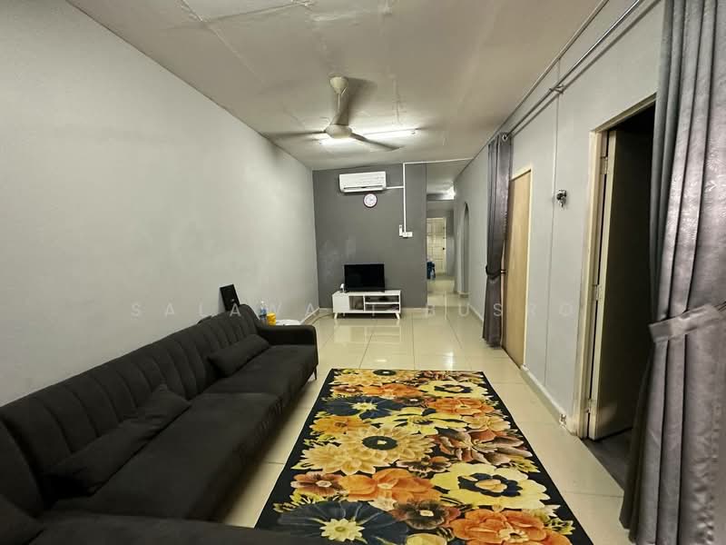 RENOVATED Single Storey Terrace Jalan Kesum Seksyen 24 Shah Alam untuk Untuk Dijual - RM 420,000, Feb 2026 - Living Room - PropertyGuru.com.my
