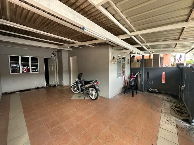 RENOVATED Single Storey Terrace Jalan Kesum Seksyen 24 Shah Alam untuk Untuk Dijual - RM 420,000, Feb 2026 - Exterior - PropertyGuru.com.my
