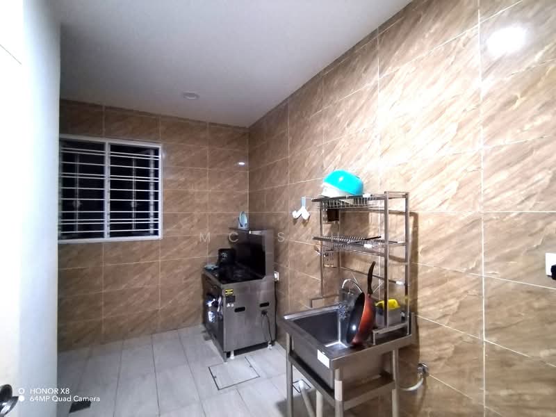 3-storey Terraced House for Sale in Shah Alam (Selangor) - MC Soh - Kitchen - PropertyGuru.com.my
