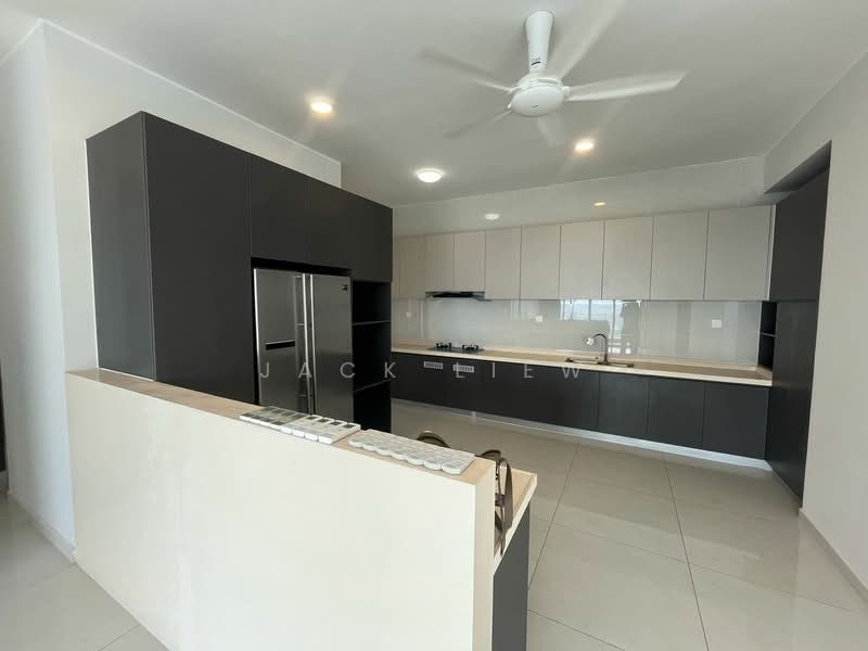 Condominium for Sale at Royal Strand @ Country Garden Danga Bay - Jack Liew - Kitchen - PropertyGuru.com.my