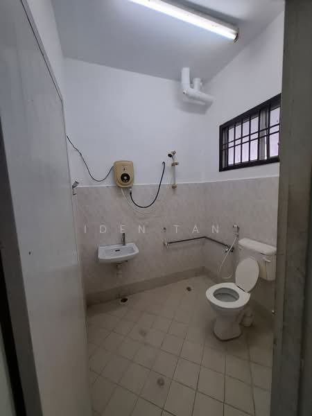 2-storey Terraced House for Sale in Skudai (Johor) - Iden Tan - Bathroom - PropertyGuru.com.my