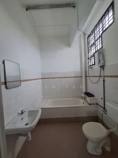 2-storey Terraced House for Sale in Skudai (Johor) - Iden Tan - Bathroom - PropertyGuru.com.my