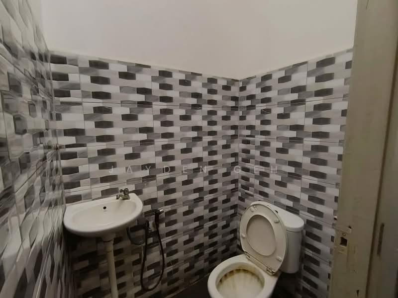 Shop for Rent in Taman Sultan Badlishah (Alor Setar) - Jayden Geh - Bathroom - PropertyGuru.com.my