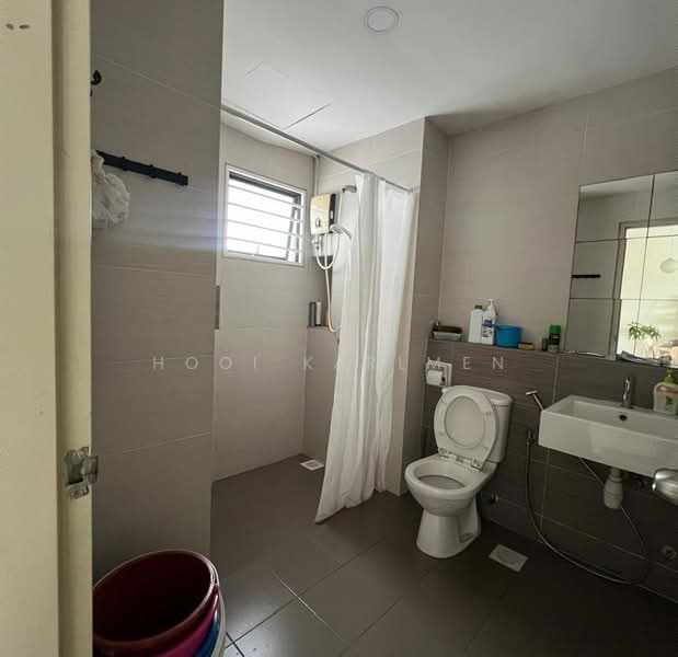 Service Residence for Sale at SetiaWalk - Hooi Karlmen - Bathroom - PropertyGuru.com.my