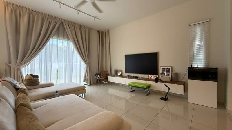 2-storey Terraced House for Sale in Jade Hills (Kajang) - May Chan - Living Room - PropertyGuru.com.my