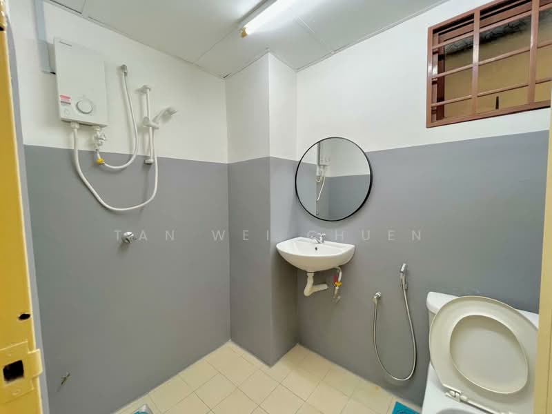 Condominium for Rent at Palm Spring @ Damansara - Tan Wei Chuen - Bathroom - PropertyGuru.com.my
