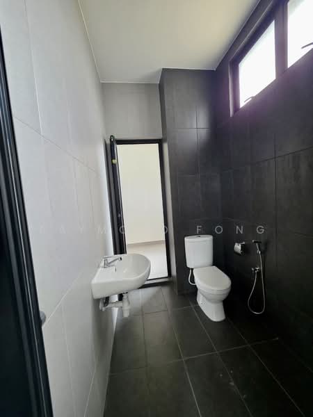 2-storey Terraced House for Sale in Taman Mount Austin (Tebrau) - Raymond Fong - Bathroom - PropertyGuru.com.my
