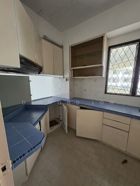 Condominium for Sale at The Reef Condominium - Desmond Low - Kitchen - PropertyGuru.com.my