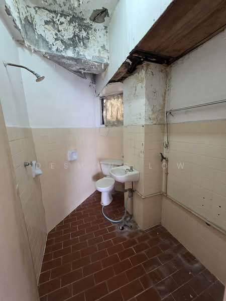 Condominium for Sale at The Reef Condominium - Desmond Low - Bathroom - PropertyGuru.com.my