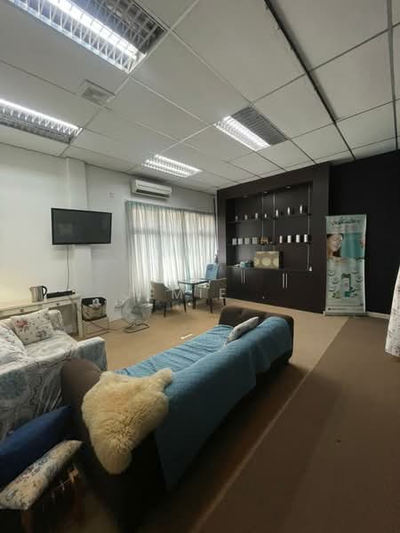 Shop for Rent in Taman Gaya (Ulu Tiram) - Jemie . - Interior - PropertyGuru.com.my