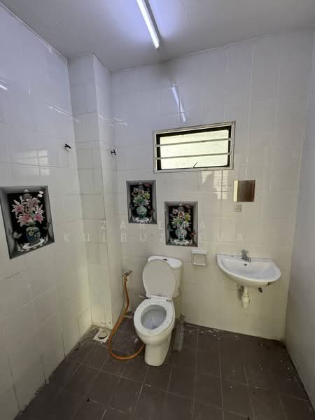 SAUJANA RAWANG: PHASE 14B1 & 14B2 untuk Untuk Dijual - RM 500,000, Feb 2026 - Bathroom - PropertyGuru.com.my