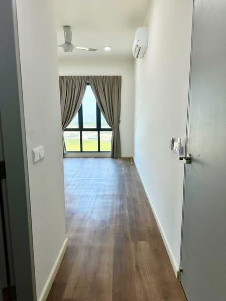 Service Residence for Rent at Suasana @ Utropolis - Michelle Chong - Corridor - PropertyGuru.com.my