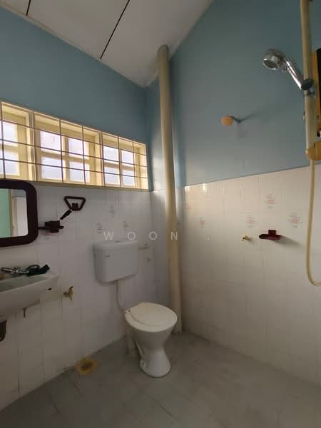 Taman Kota Laksamana Seksyen 1 untuk Untuk Disewa - RM 1,000 /bulan, Feb 2026 - Bathroom - PropertyGuru.com.my